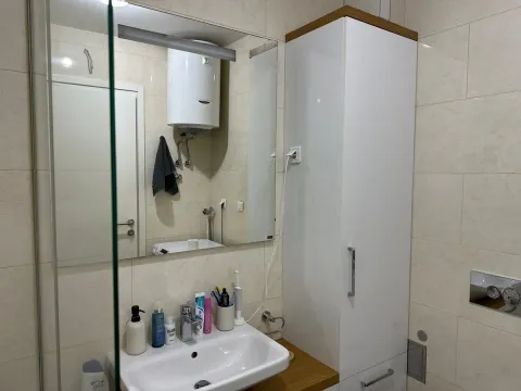 Rent, two bedroom apartment, 66m², Palilula Sve Podlokacije, Beograd - image 12