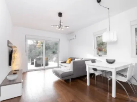 Rent, apartment, 60m², Pržno, Budva - image 4