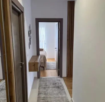 Izdavanje, dvosoban stan, 42m², Stari Aerodrom, Podgorica - image 8