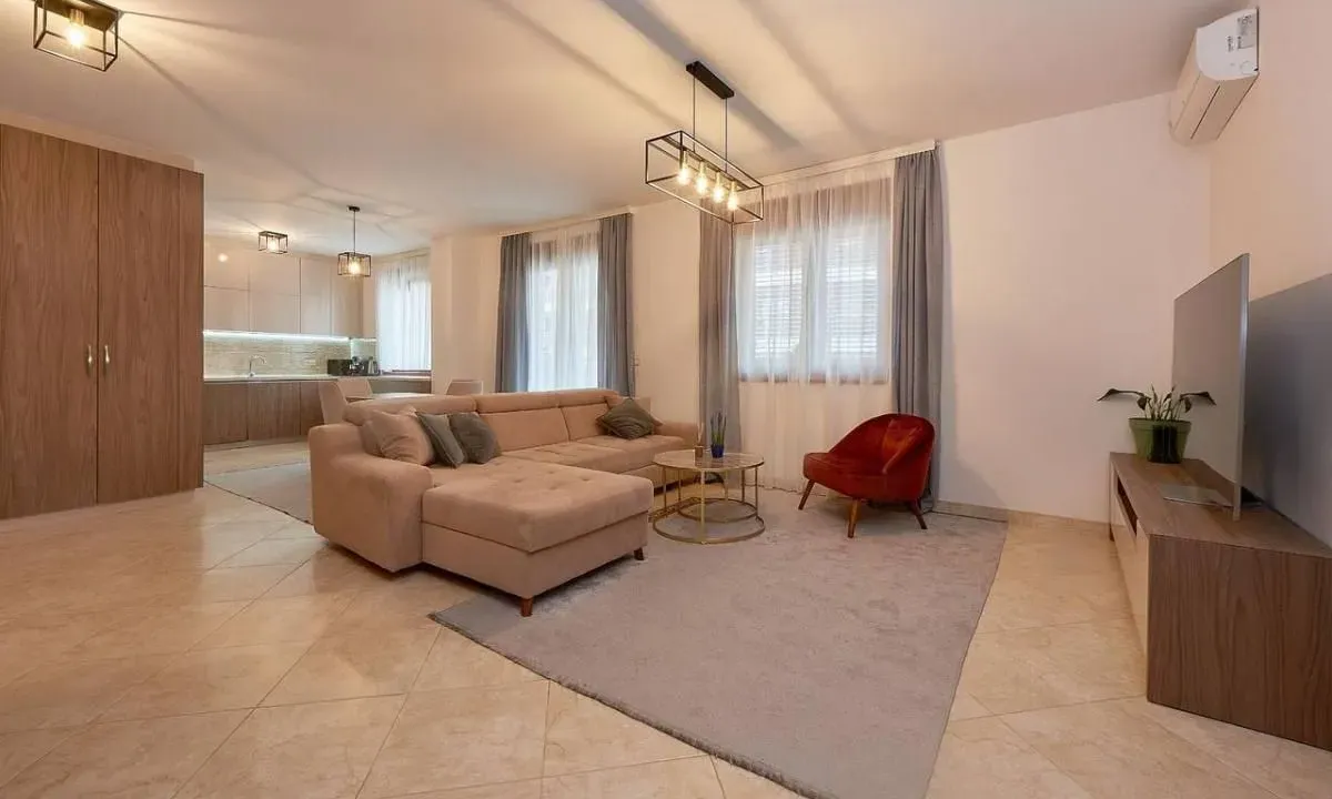 Prodaja, jednosoban stan, 68m², Bečići, Budva