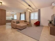 Prodaja, jednosoban stan, 68m², Bečići, Budva - image 1