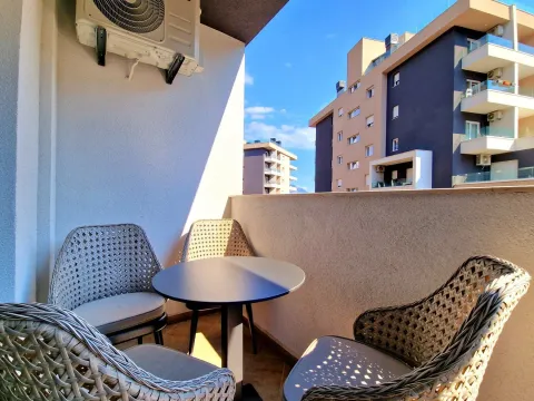 Rent, one bedroom apartment, 45m², Budva, Crna Gora - image 19