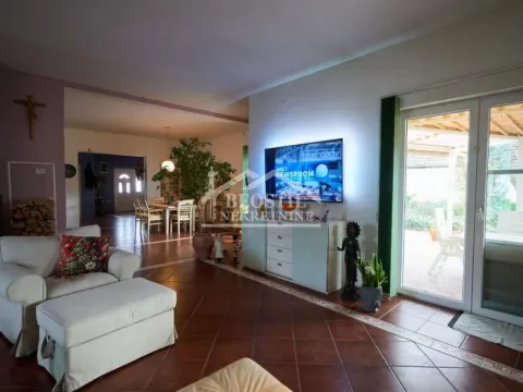 Prodaja, kuća, 304m², Kikinda, Srbija - image 3