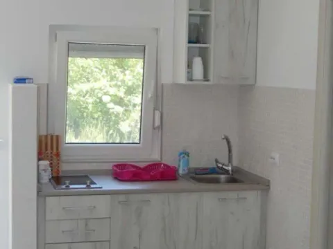 Izdavanje, garsonjera, 35m², Brdišta, Tivat - image 4