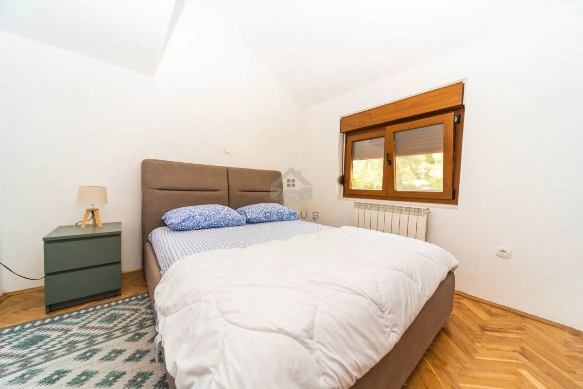 Rent, house, 280m², Gorica C, Podgorica