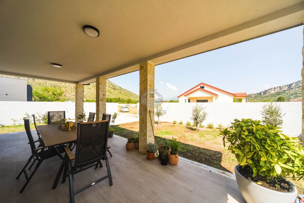 Prodaja, kuća, 130m², Tološi, Podgorica