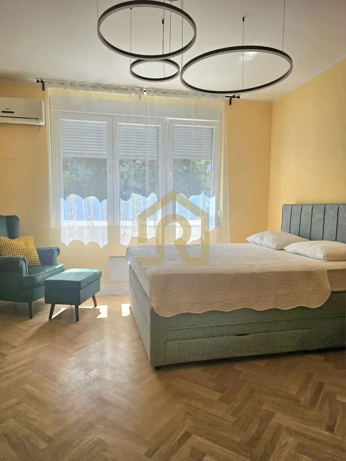 Izdavanje, garsonjera, 29m², Stari Grad, Beograd