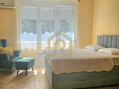 Izdavanje, garsonjera, 29m², Stari Grad, Beograd