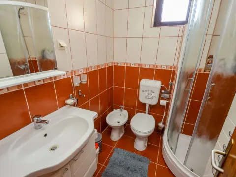 Prodaja, stan, 95m², Kotor, Crna Gora - image 10