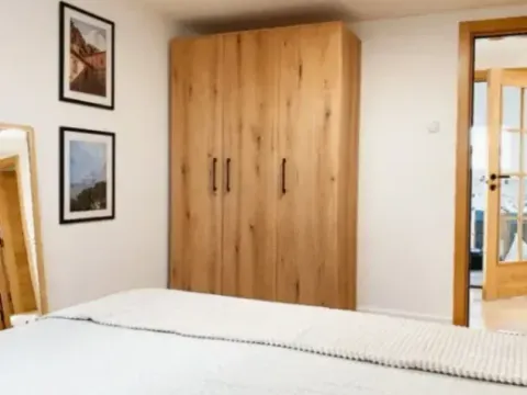 Izdavanje, dvosoban stan, 80m², Centar, Podgorica - image 10