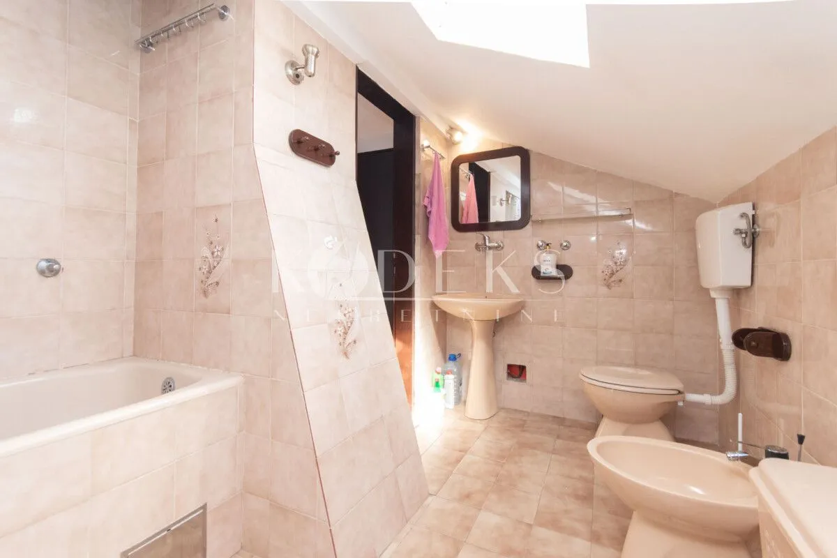 Izdavanje, trosoban stan, 56m², Centar, Podgorica
