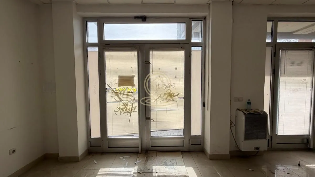 Sale, office space, 31m², Vašarište, Kragujevac