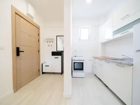 Izdavanje, dvosoban stan, 109m², Budva, Crna Gora - image 5