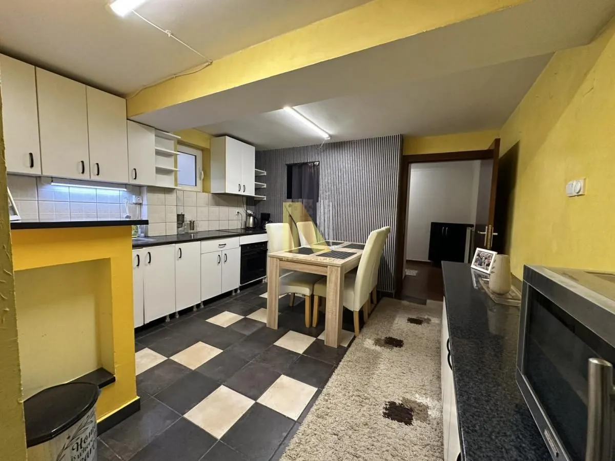 Prodaja, trosoban stan, 68m², Adamovićevo Naselje, Novi Sad Sve Podlokacije