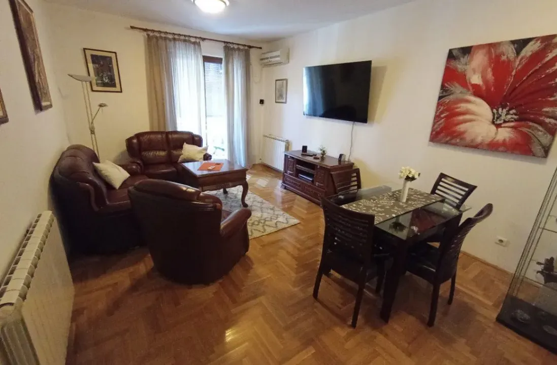 Izdavanje, dvosoban stan, 75m², Preko Morače, Podgorica