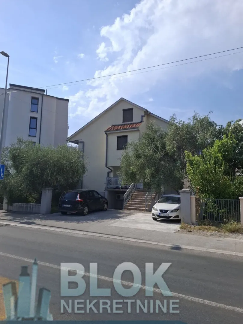 Rent, house, 250m², Masline, Podgorica
