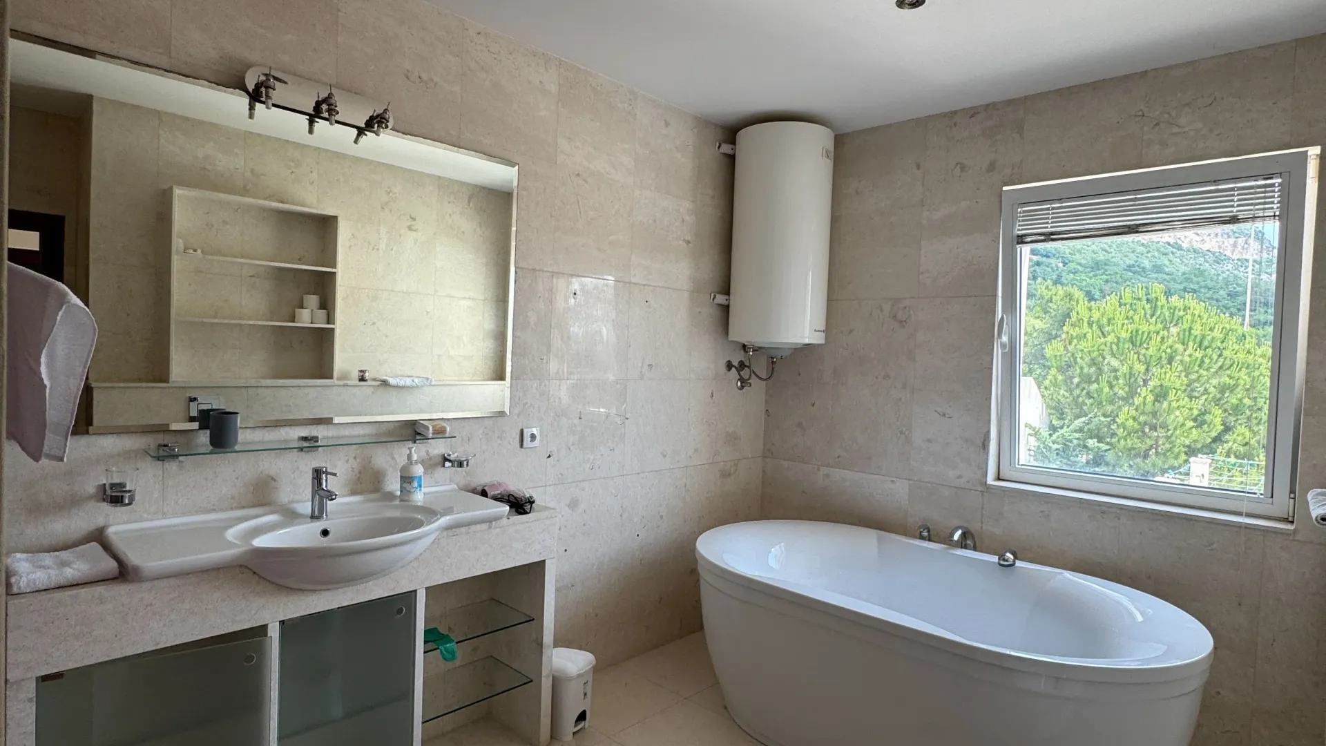 Rent, house, 600m², Topla, Herceg Novi