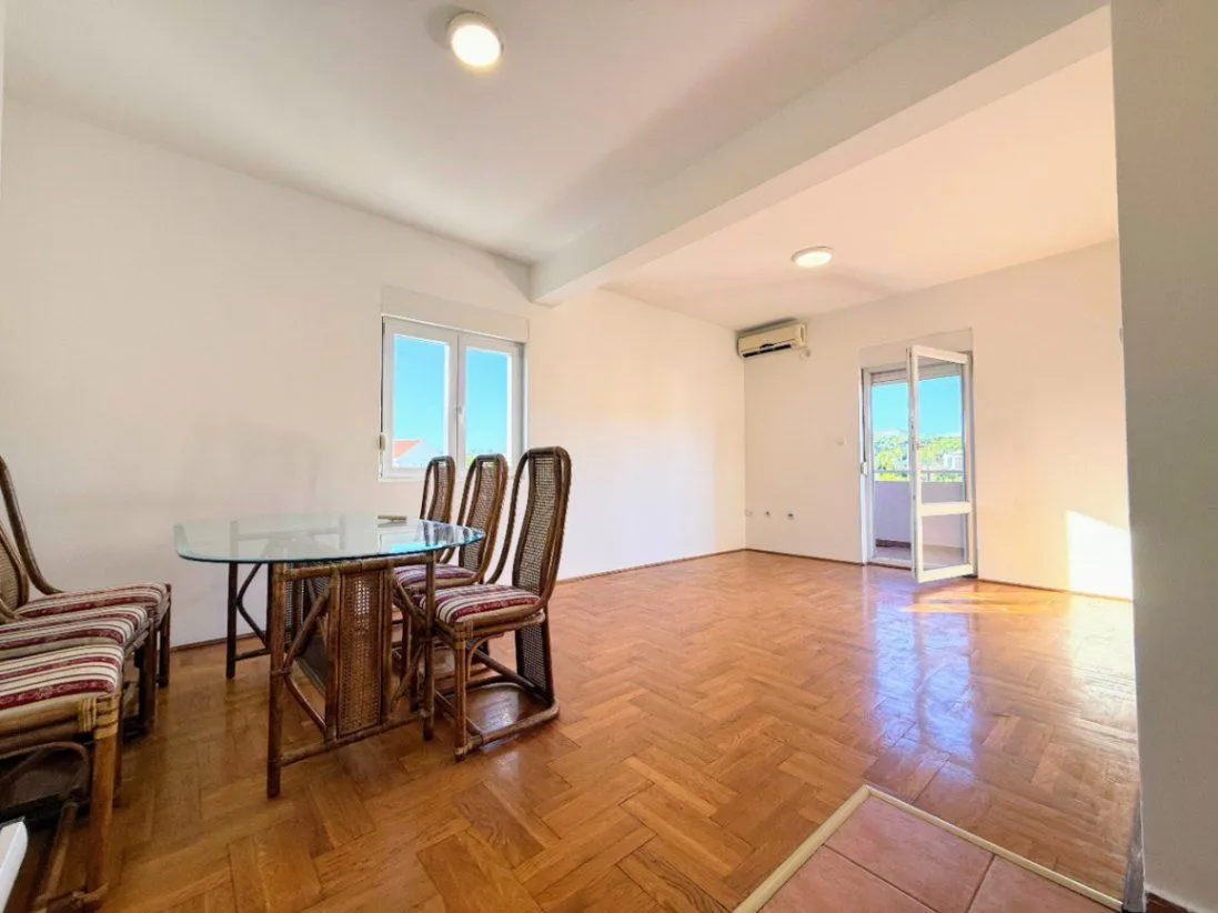Prodaja, dvosoban stan, 74m², Drač, Podgorica