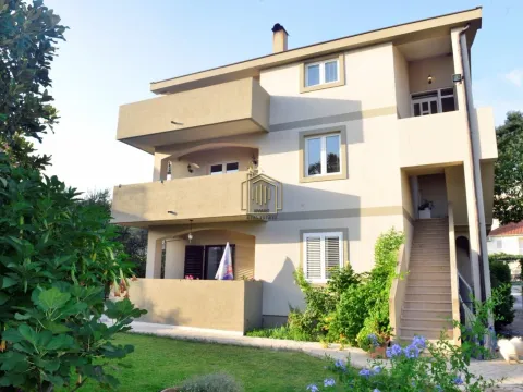 Izdavanje, dvosoban stan, 100m², Seljanovo, Tivat - image 23