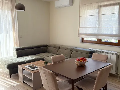 Rent, one bedroom apartment, 50m², Tivat, Crna Gora - image 10