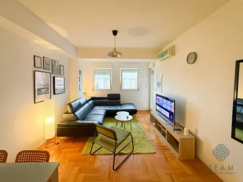 Izdavanje, jednosoban stan, 52m², City Kvart, Podgorica - image 2