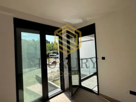 Izdavanje, trosoban stan, 111m², Zagorič, Podgorica - image 10