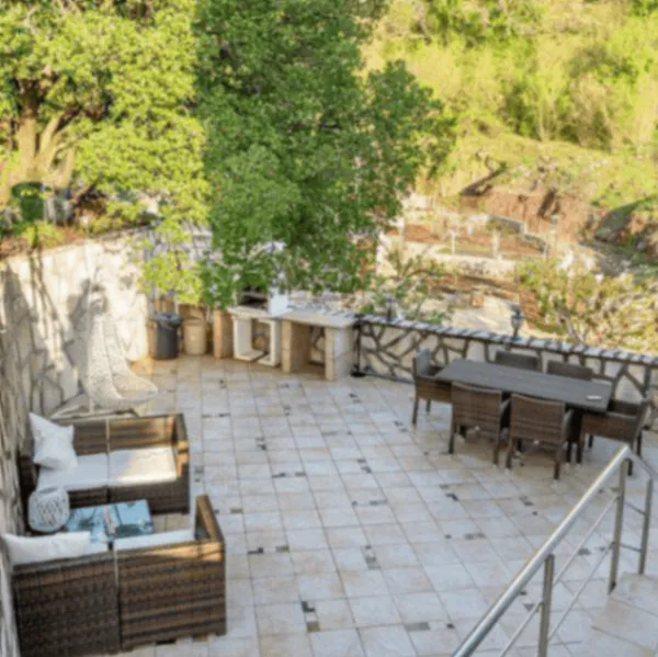 Rent, house, 450m², Bečići, Budva