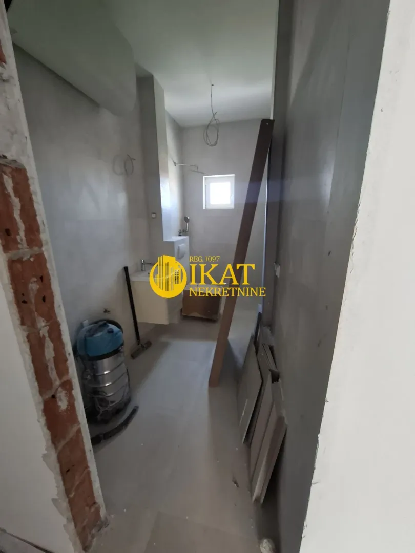 Prodaja, trosoban stan, 82m², Jajinci, Voždovac Sve Podlokacije