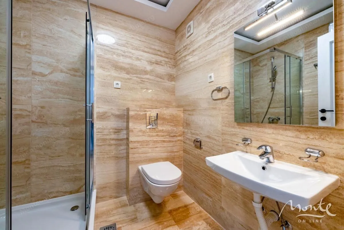 Sale, three bedroom apartment, 160m², Pržno, Budva