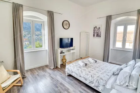 Prodaja, jednosoban stan, 34m², Grad, Kotor - image 2