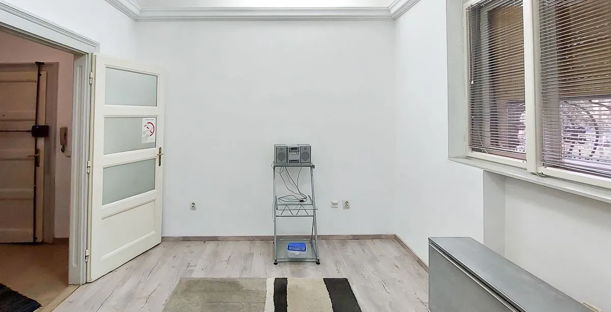 Izdavanje, poslovni prostor, 40m², Vračar Sve Podlokacije, Beograd