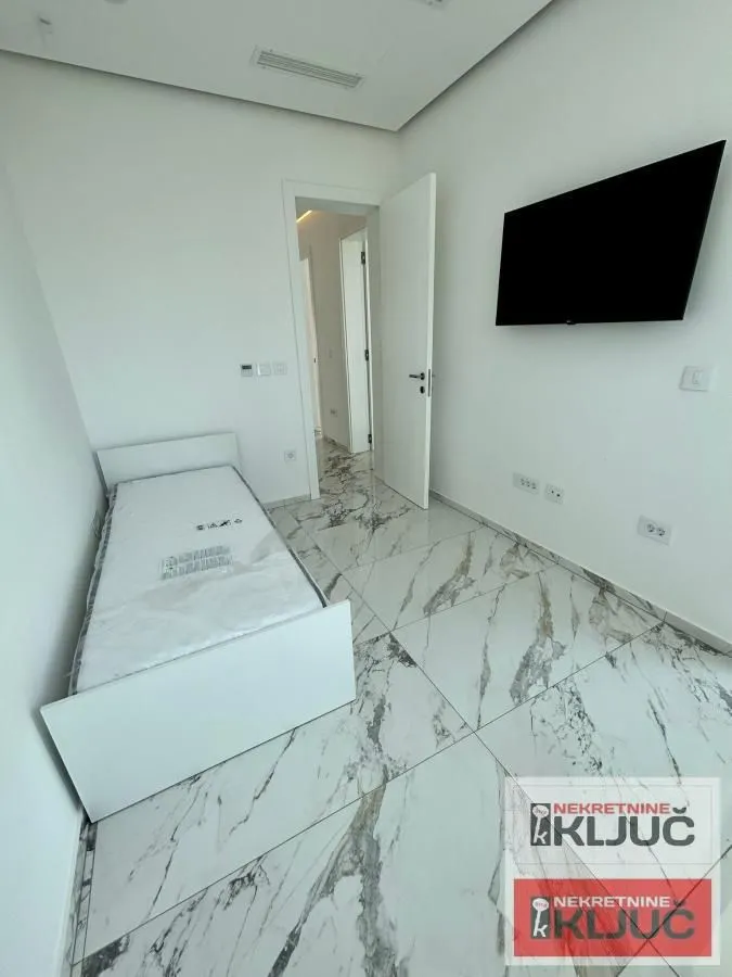 Izdavanje, kuća, 180m², Sremska Kamenica, Petrovaradin