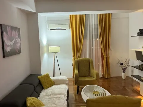Izdavanje, jednosoban stan, 55m², City Kvart, Podgorica - image 2