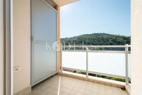 Rent, one bedroom apartment, 35m², City Kej, Podgorica - image 7