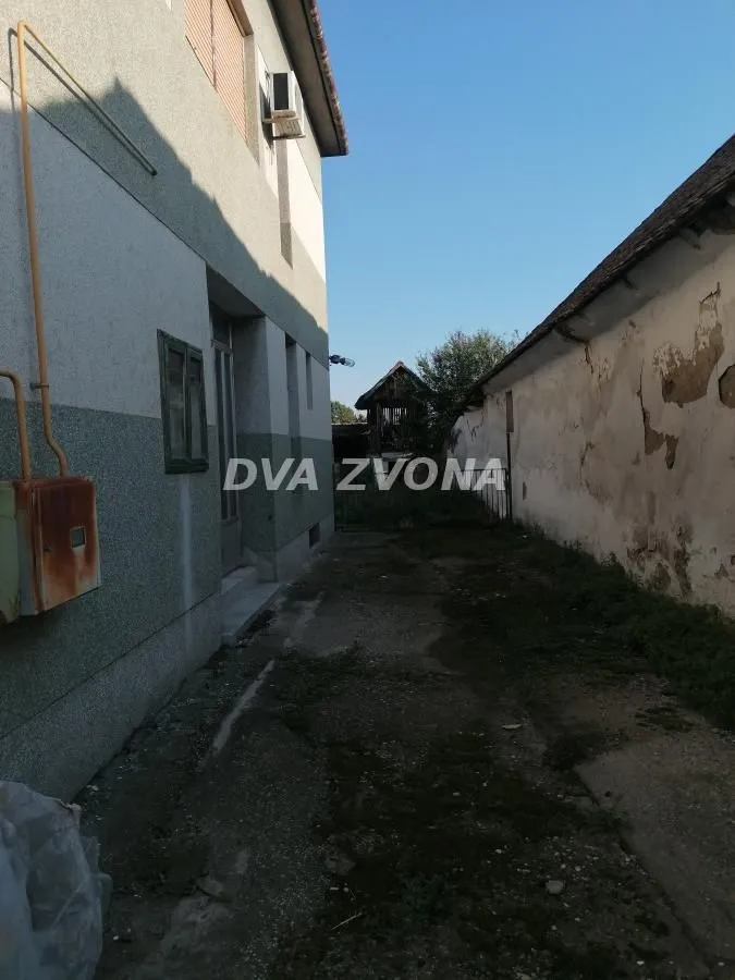 Prodaja, kuća, 330m², Futog, Novi Sad Sve Podlokacije