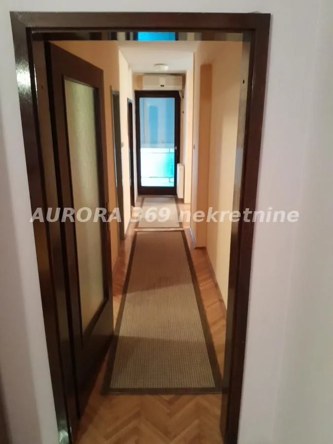 Izdavanje, dvosoban stan, 70m², Bulevar patrijarha Pavla, Novi Sad Sve Podlokacije
