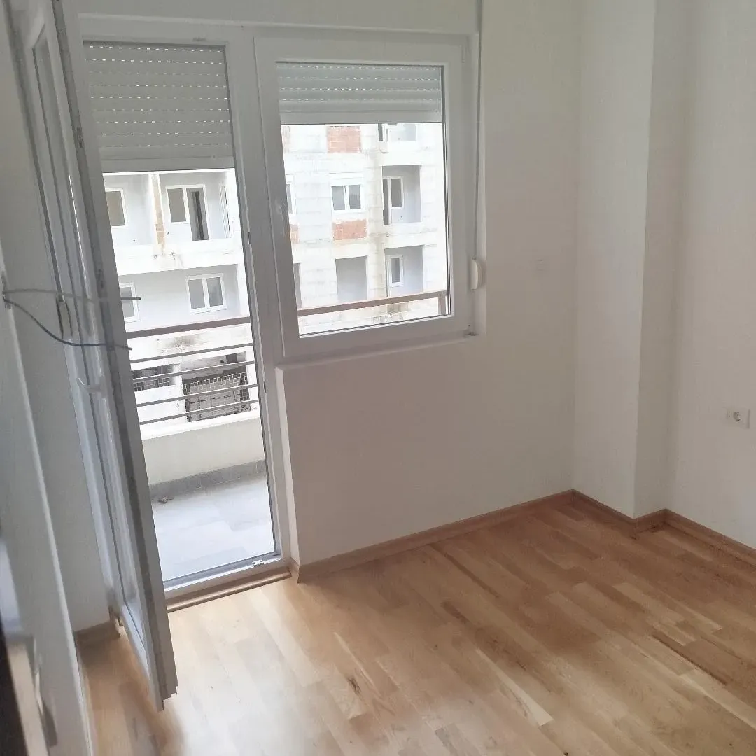 Izdavanje, dvosoban stan, 58m², Zabjelo, Podgorica