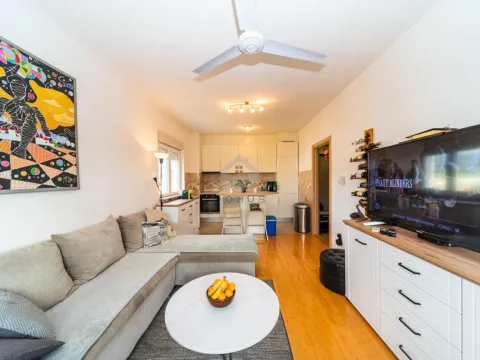 Prodaja, jednosoban stan, 46m², Stari Aerodrom, Podgorica - image 3