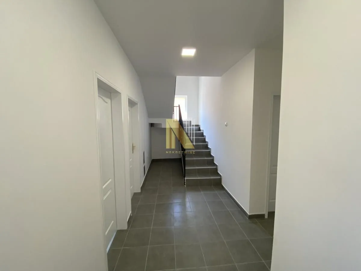 Prodaja, kuća, 105m², Petrovaradin, Novi Sad