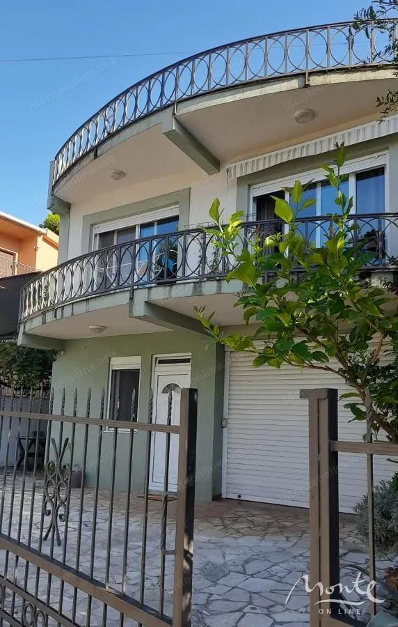 Sale, house, 107m², Šušanj, Bar