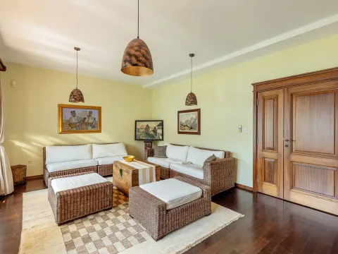 Sale, house, 354m², Kotor, Crna Gora - image 11