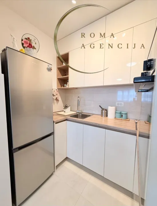 Izdavanje, jednosoban stan, 47m², Central Point, Podgorica