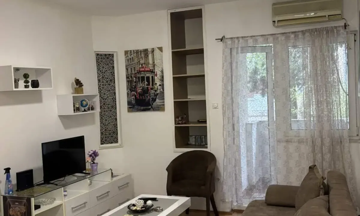 Izdavanje, jednosoban stan, 35m², Preko Morače, Podgorica