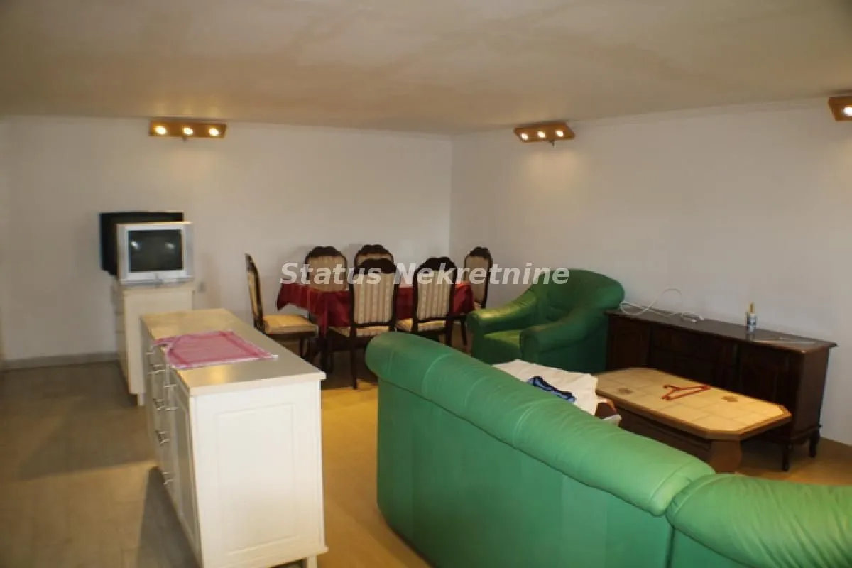 Prodaja, kuća, 220m², Ledinci, Petrovaradin
