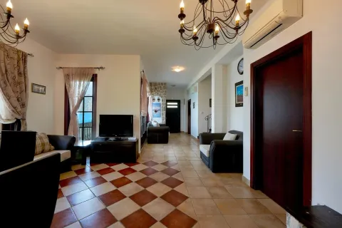 Prodaja, kuća, 235m², Kostanjica, Kotor - image 104
