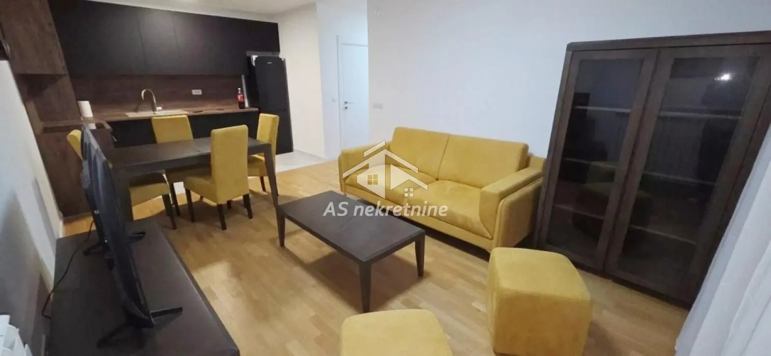 Izdavanje, trosoban stan, 68m², Višnjica, Palilula Sve Podlokacije