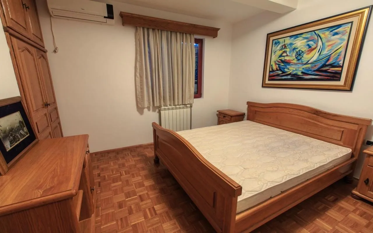 Prodaja, kuća, 400m², Šušanj, Bar