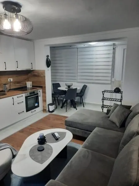 Izdavanje, jednosoban stan, 50m², Bar, Crna Gora