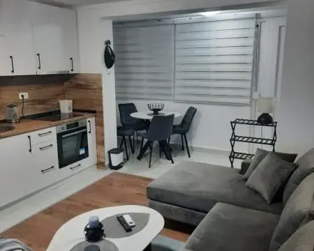 Izdavanje, jednosoban stan, 50m², Bar, Crna Gora