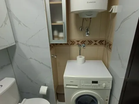 Izdavanje, dvosoban stan, 46m², Blok 6, Podgorica - image 14